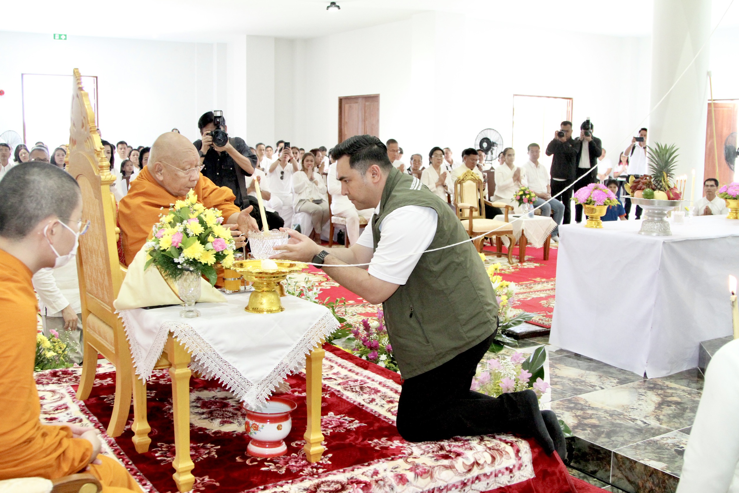 title - รองเลขาธิการ ส.ป.ก. ร่วมคณะ รมช.เกษตรฯ ทำบุญงานพืชสวนโลก พร้อมลงพื้นที่ตรวจเยี่ยม ส.ป.ก.อุดรธานี